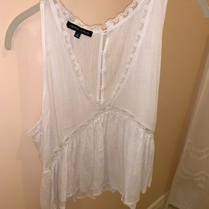 Kendall and Kylie flowy V neck tank blouse